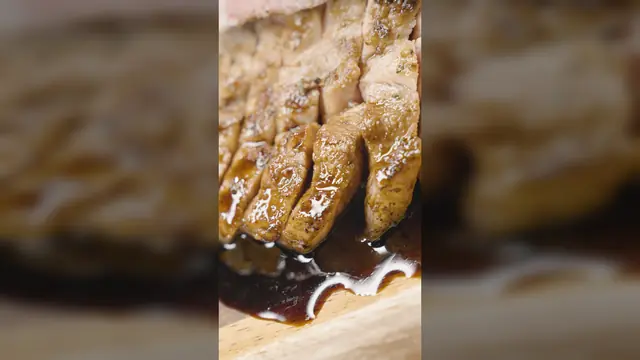 縦型デジタルサイネージ（飲食）